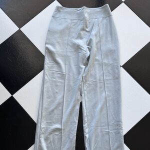 Athleta Eggshell Wide Leg stretchy Trouser Size 8 .. Only worn once. Like New!